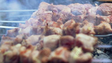 烧烤肉准备木煤炭烤希什烤肉串串特写镜头